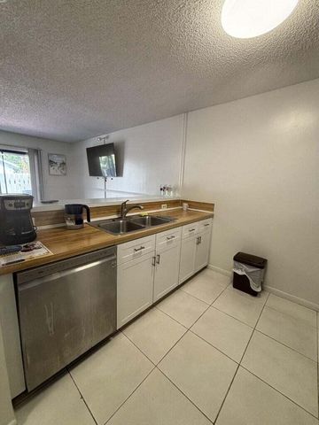 1443 39th Avenue 2, Vero Beach, FL 32960