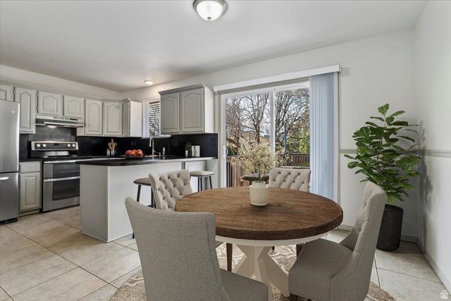 6154 S ZODIAC DR, Kearns, UT 84118