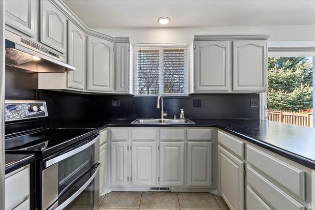 6154 S ZODIAC DR, Kearns, UT 84118