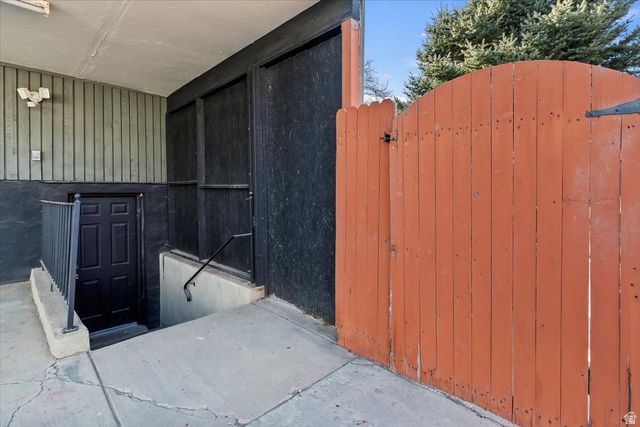 6154 S ZODIAC DR, Kearns, UT 84118