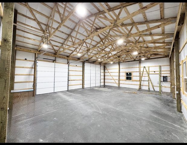 2666 New Harmony Rd, Hartsville, TN 37074