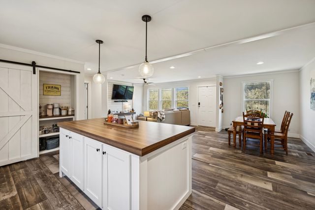 2666 New Harmony Rd, Hartsville, TN 37074