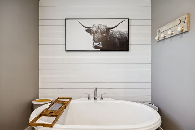 2666 New Harmony Rd, Hartsville, TN 37074