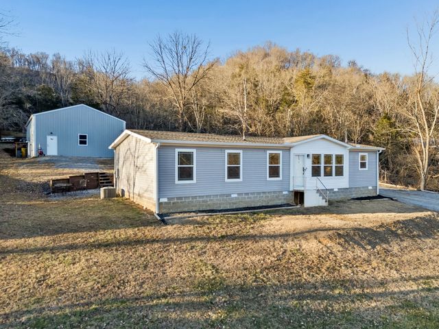 2666 New Harmony Rd, Hartsville, TN 37074