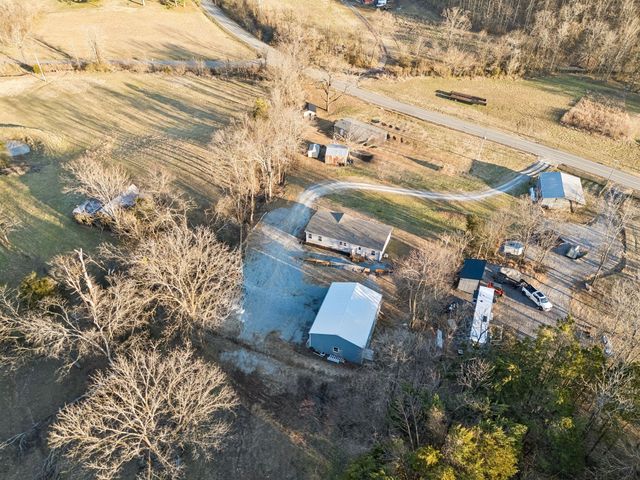 2666 New Harmony Rd, Hartsville, TN 37074