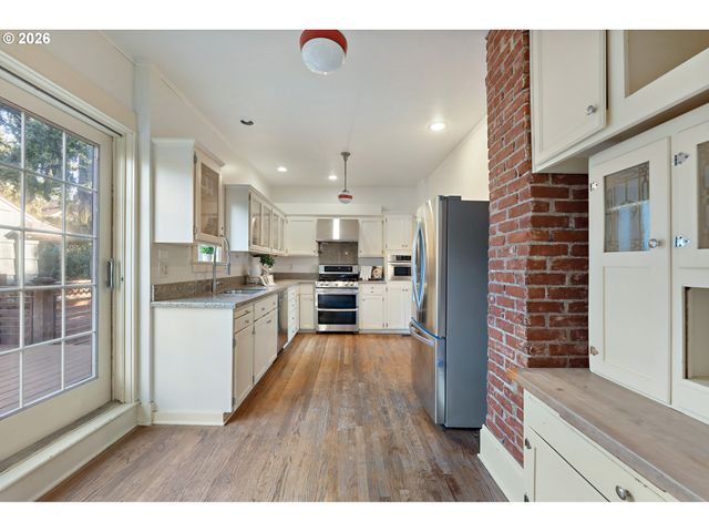 2434 Ne 60TH Ave, Portland, OR 97213