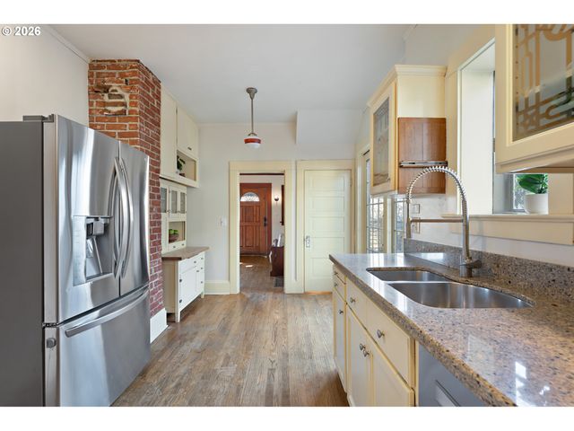 2434 Ne 60TH Ave, Portland, OR 97213