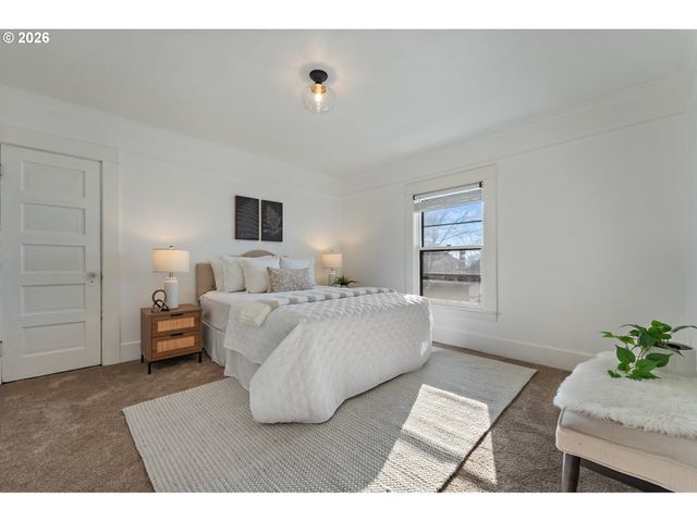 2434 Ne 60TH Ave, Portland, OR 97213