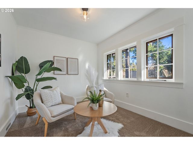 2434 Ne 60TH Ave, Portland, OR 97213