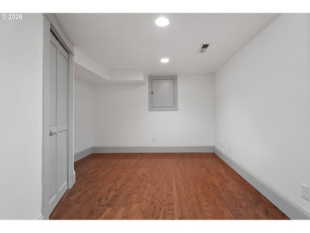 2434 Ne 60TH Ave, Portland, OR 97213