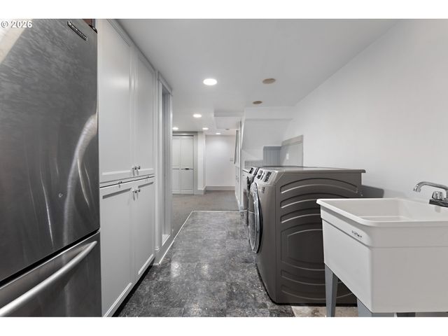 2434 Ne 60TH Ave, Portland, OR 97213