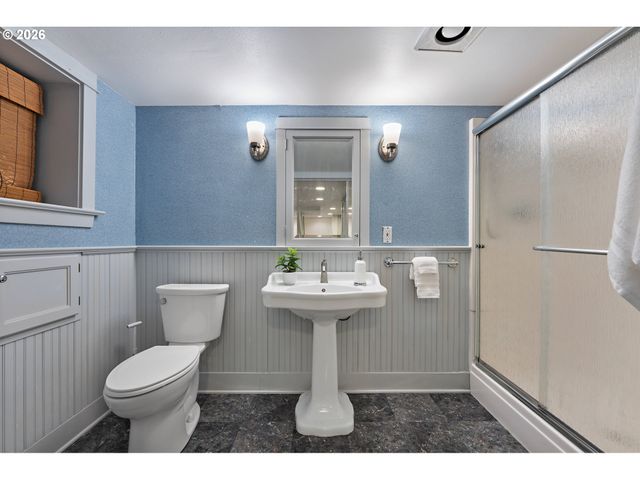 2434 Ne 60TH Ave, Portland, OR 97213