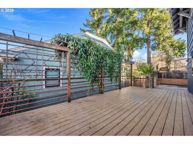 2434 Ne 60TH Ave, Portland, OR 97213