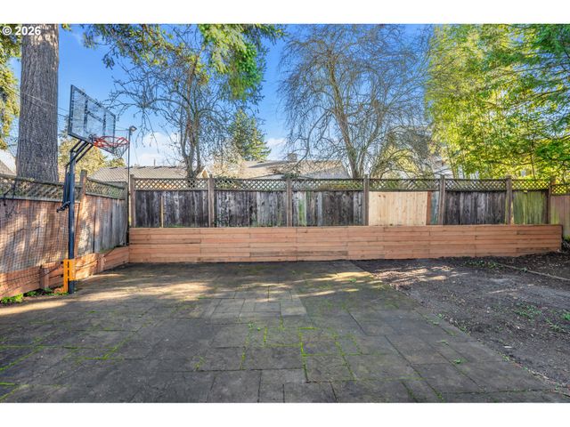 2434 Ne 60TH Ave, Portland, OR 97213