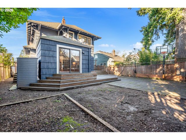 2434 Ne 60TH Ave, Portland, OR 97213