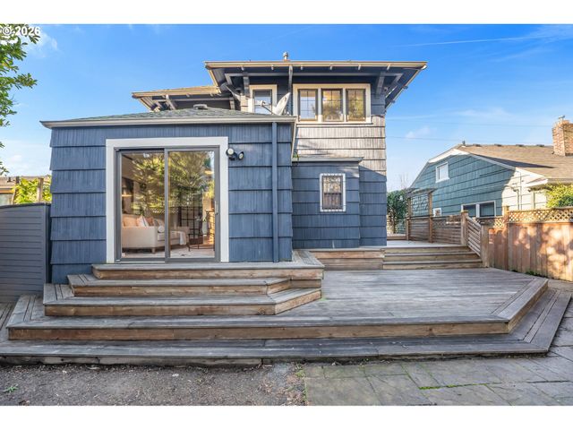 2434 Ne 60TH Ave, Portland, OR 97213