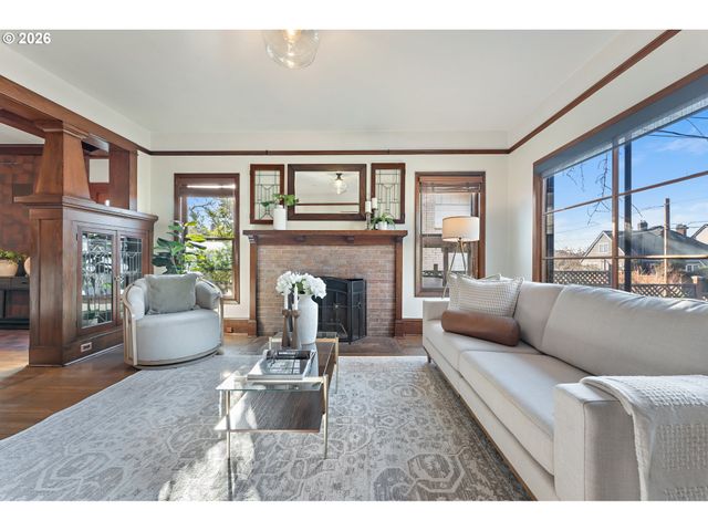 2434 Ne 60TH Ave, Portland, OR 97213