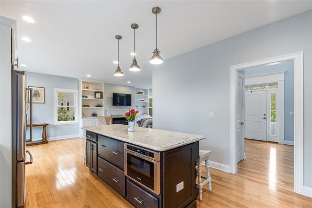 76 Woods Lane, Cranston, RI 02921