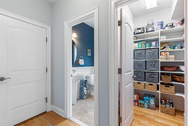76 Woods Lane, Cranston, RI 02921