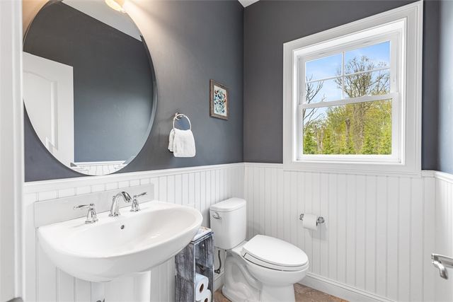 76 Woods Lane, Cranston, RI 02921