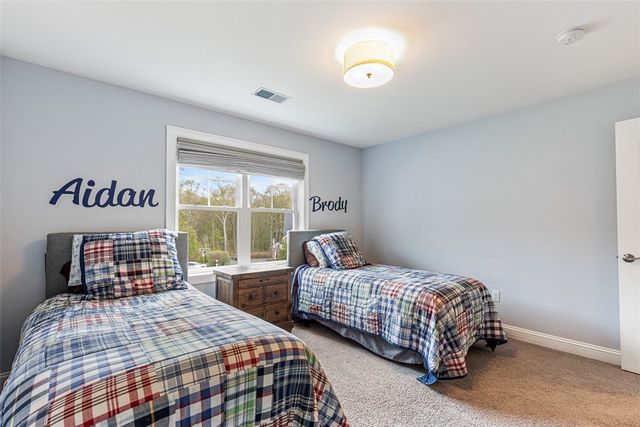76 Woods Lane, Cranston, RI 02921