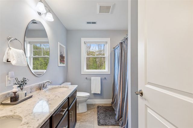 76 Woods Lane, Cranston, RI 02921