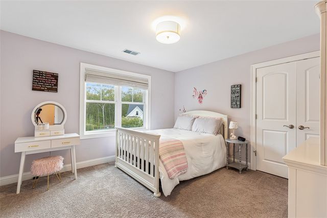 76 Woods Lane, Cranston, RI 02921