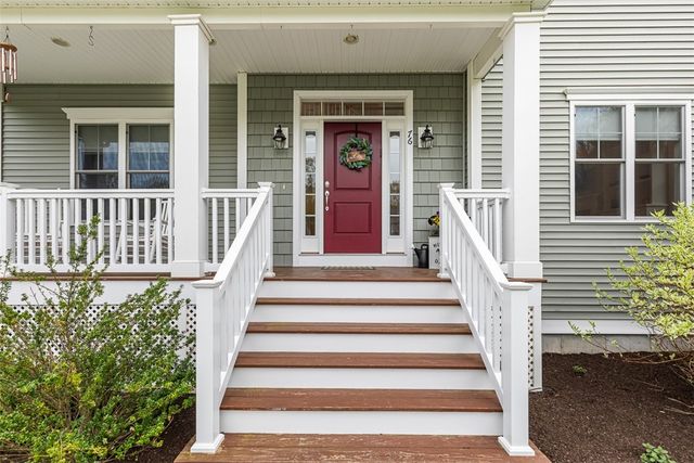 76 Woods Lane, Cranston, RI 02921
