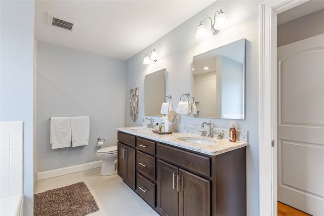 76 Woods Lane, Cranston, RI 02921