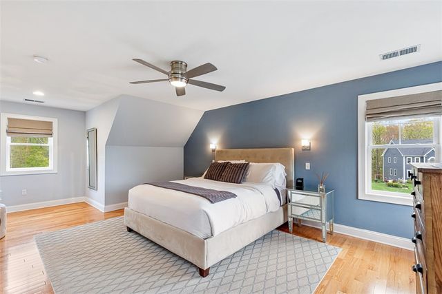 76 Woods Lane, Cranston, RI 02921