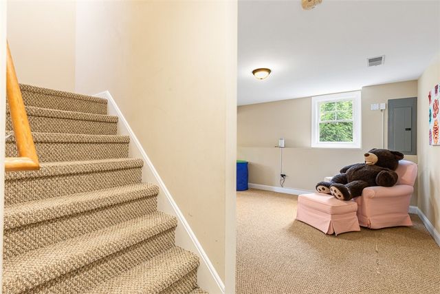 76 Woods Lane, Cranston, RI 02921