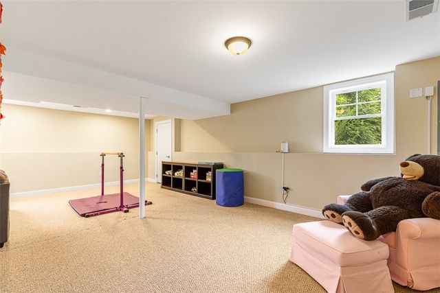 76 Woods Lane, Cranston, RI 02921