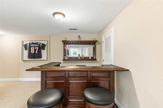 76 Woods Lane, Cranston, RI 02921