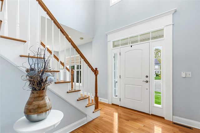 76 Woods Lane, Cranston, RI 02921
