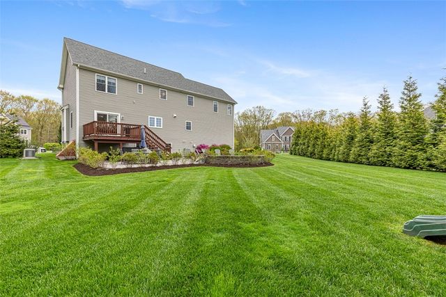 76 Woods Lane, Cranston, RI 02921