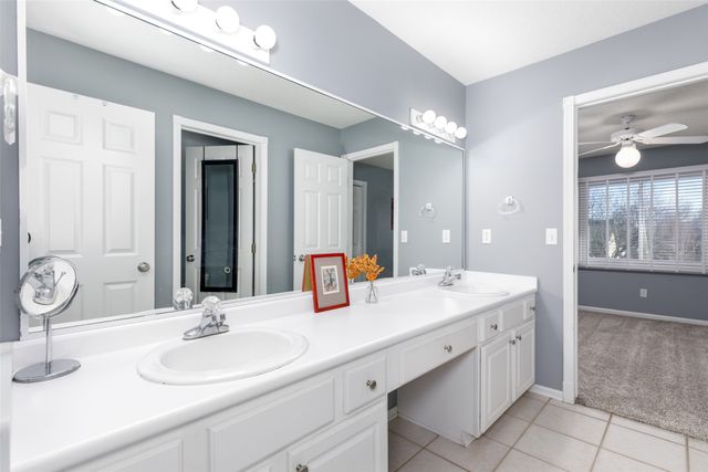 8140 Chambery Boulevard, Johnston, IA 50131