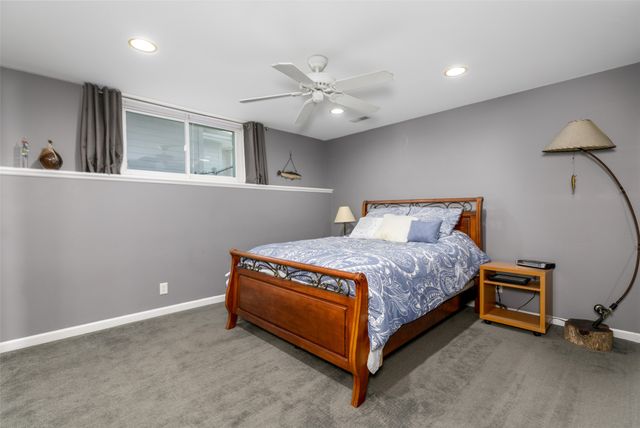 8140 Chambery Boulevard, Johnston, IA 50131