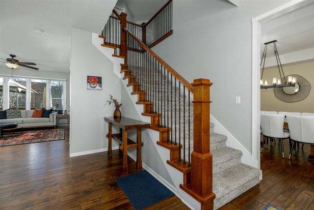 8140 Chambery Boulevard, Johnston, IA 50131