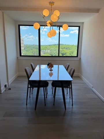 250 Hammond Pond Parkway 1207S, Newton, MA 02467