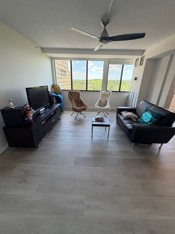 250 Hammond Pond Parkway 1207S, Newton, MA 02467
