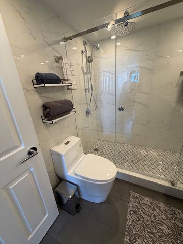 250 Hammond Pond Parkway 1207S, Newton, MA 02467