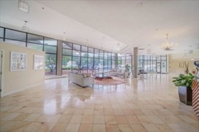 250 Hammond Pond Parkway 1207S, Newton, MA 02467