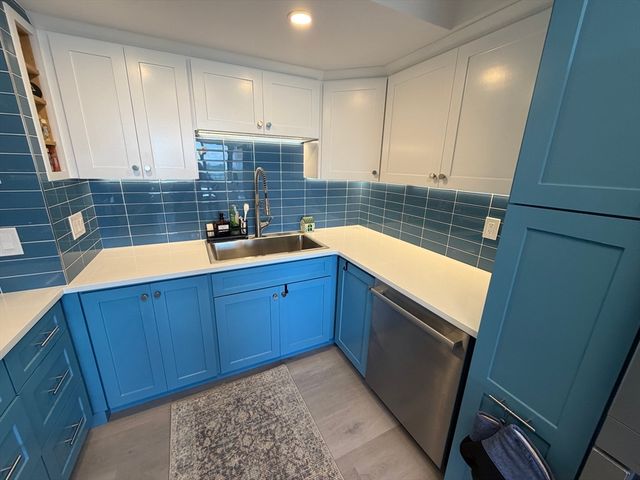 250 Hammond Pond Parkway 1207S, Newton, MA 02467
