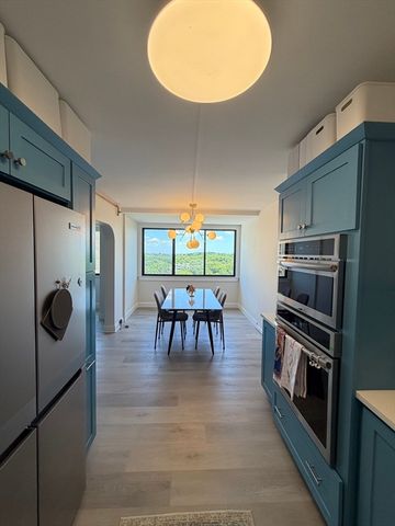 250 Hammond Pond Parkway 1207S, Newton, MA 02467