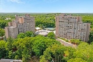 250 Hammond Pond Parkway 1207S, Newton, MA 02467