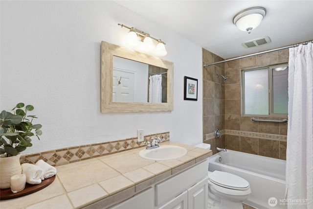 35626 13th Avenue SW, Federal Way, WA 98023