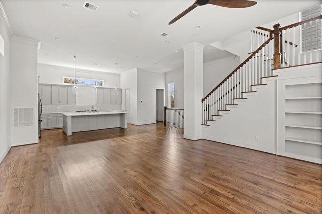 1106 W 12th Street, Houston, TX 77008