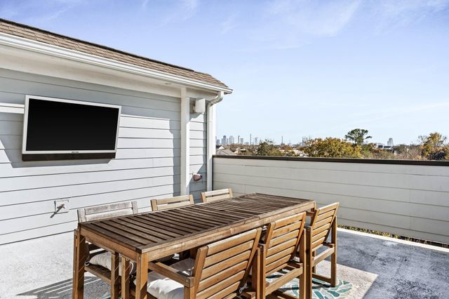 1106 W 12th Street, Houston, TX 77008