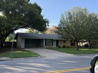 8211 Rockwood LN, Austin, TX 78757