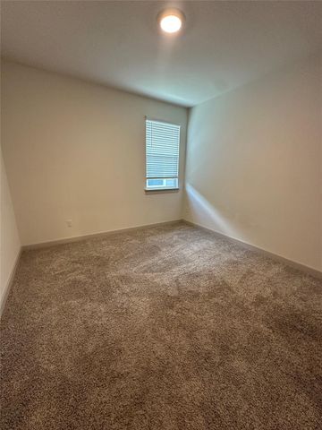 402 Barton Creek LN, Hutto, TX 78634